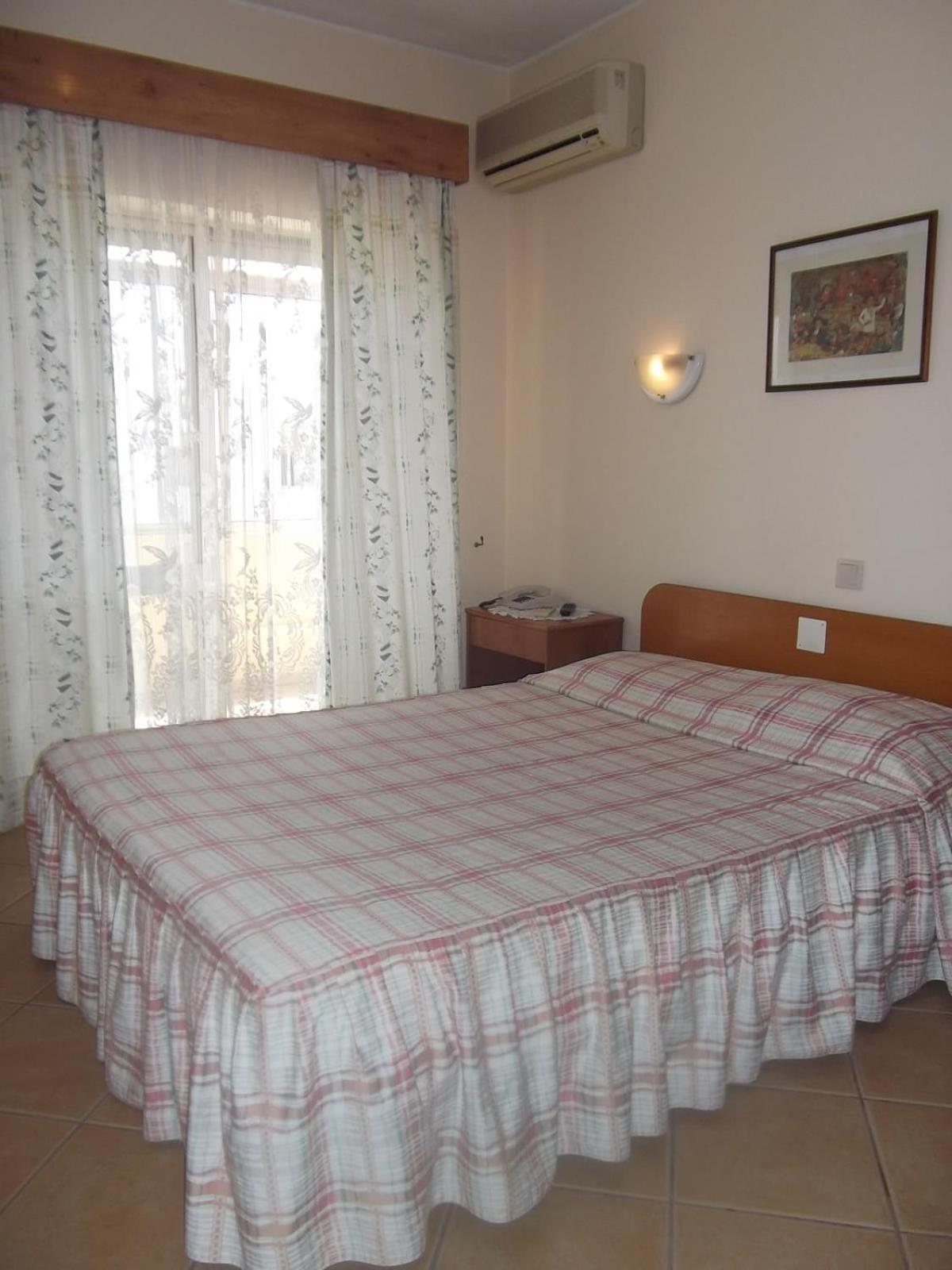 Residencial Nosso Paraiso Bed & Breakfast Quarteira Rom bilde