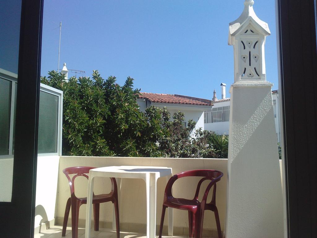 Residencial Nosso Paraiso Bed & Breakfast Quarteira Rom bilde